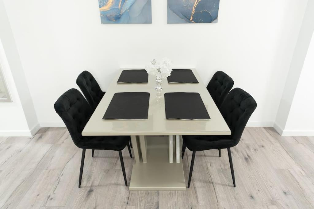 Apartament Markos ซูชาวา ภายนอก รูปภาพ